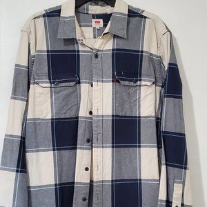 Levis unisex plaid Button up Casual shirt, XXL,two front pockets, good condition